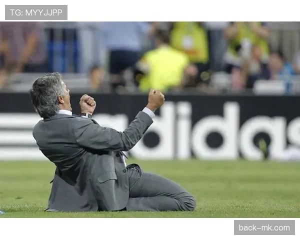 穆里尼奥战术革新：防守反击策略再引足坛关注