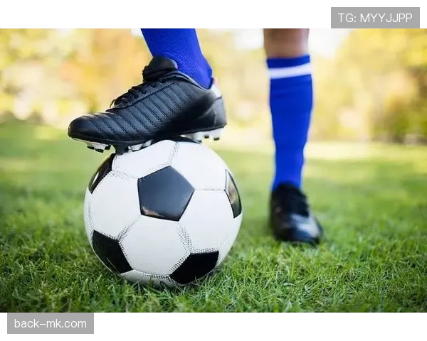 毕巴中场组织能力持续提升,攻防转换效率显著增强 毕巴中场组织能力持续提升,攻防转换效率显著增强