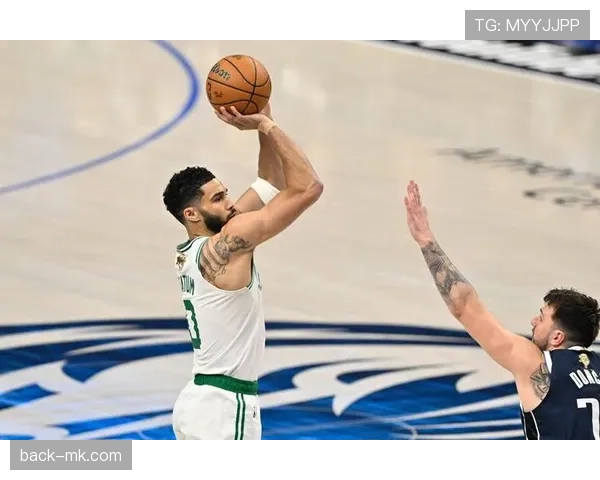 特雷·杨无球突破提升季后赛关键得分效率